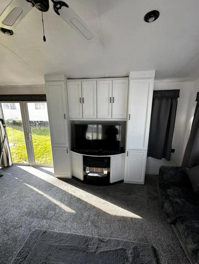 2 Bedroom Caravan With Sea Views Eastchurch Экстерьер фото