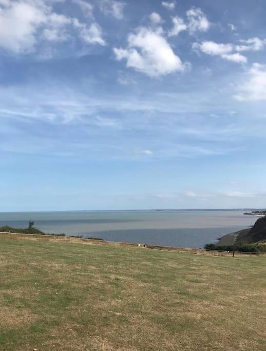 2 Bedroom Caravan With Sea Views Eastchurch Экстерьер фото