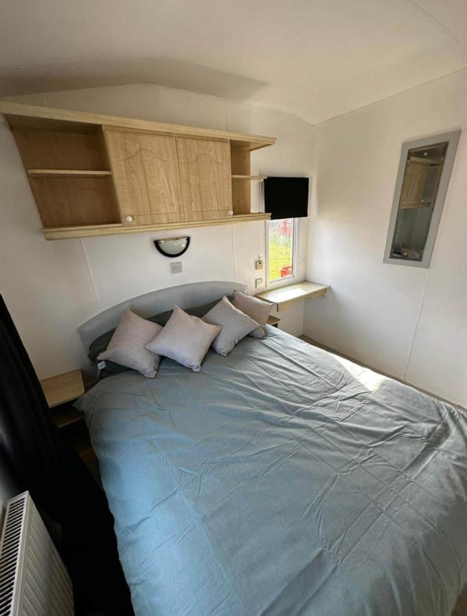 2 Bedroom Caravan With Sea Views Eastchurch Экстерьер фото